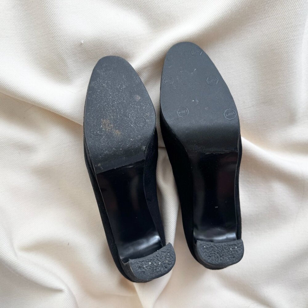 Vintage Stuart Weitzman Black Suede Platform Pumps, size 7 - Picture 4 of 8